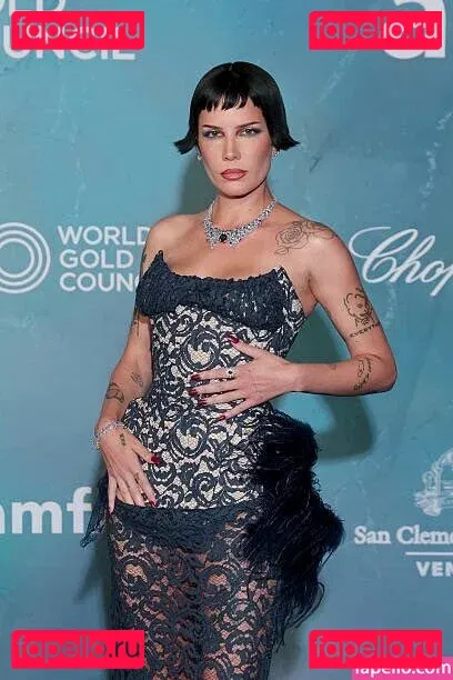 Halsey Onlyfans Photo Gallery 