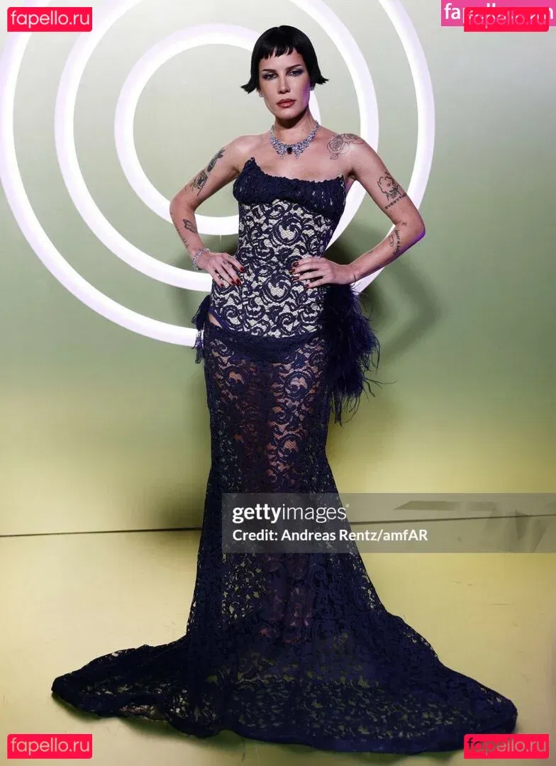 Halsey Onlyfans Photo Gallery 