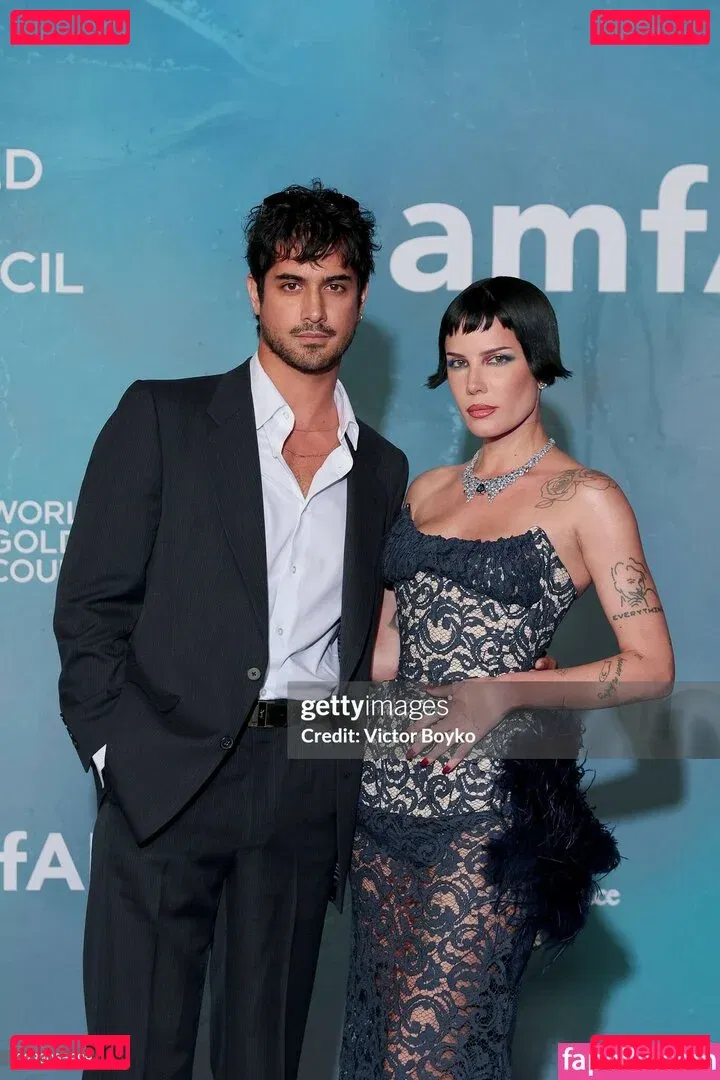 Halsey Onlyfans Photo Gallery 