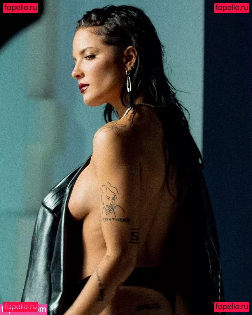 Halsey Onlyfans Photo Gallery 