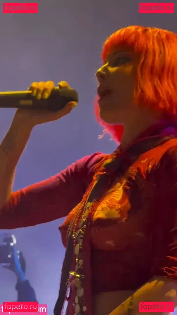 Halsey Onlyfans Photo Gallery 