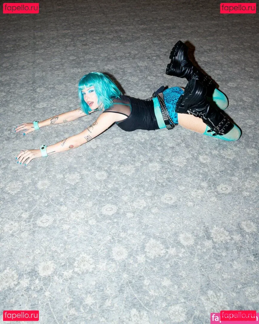 Halsey Onlyfans Photo Gallery 