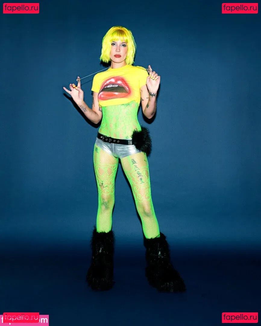 Halsey Onlyfans Photo Gallery 