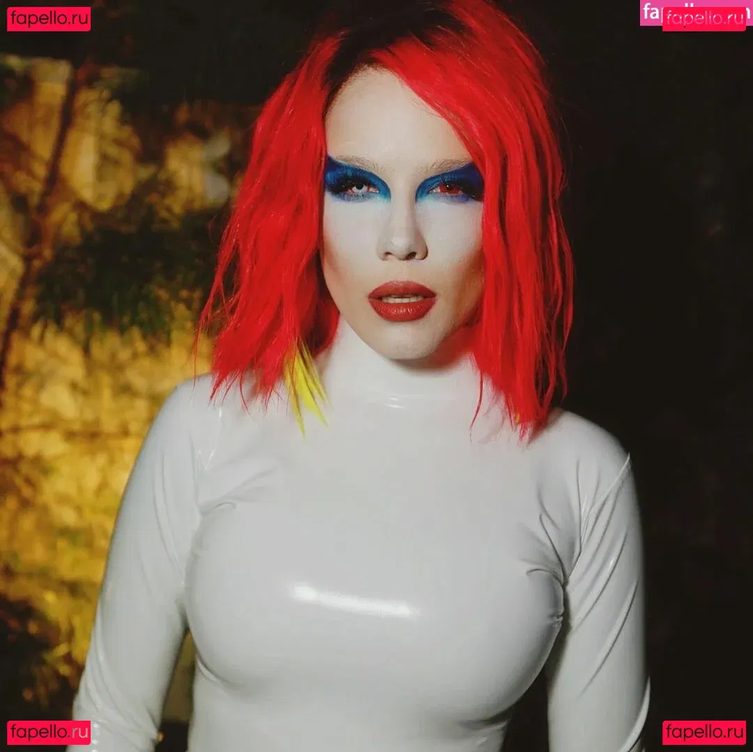 Halsey Onlyfans Photo Gallery 