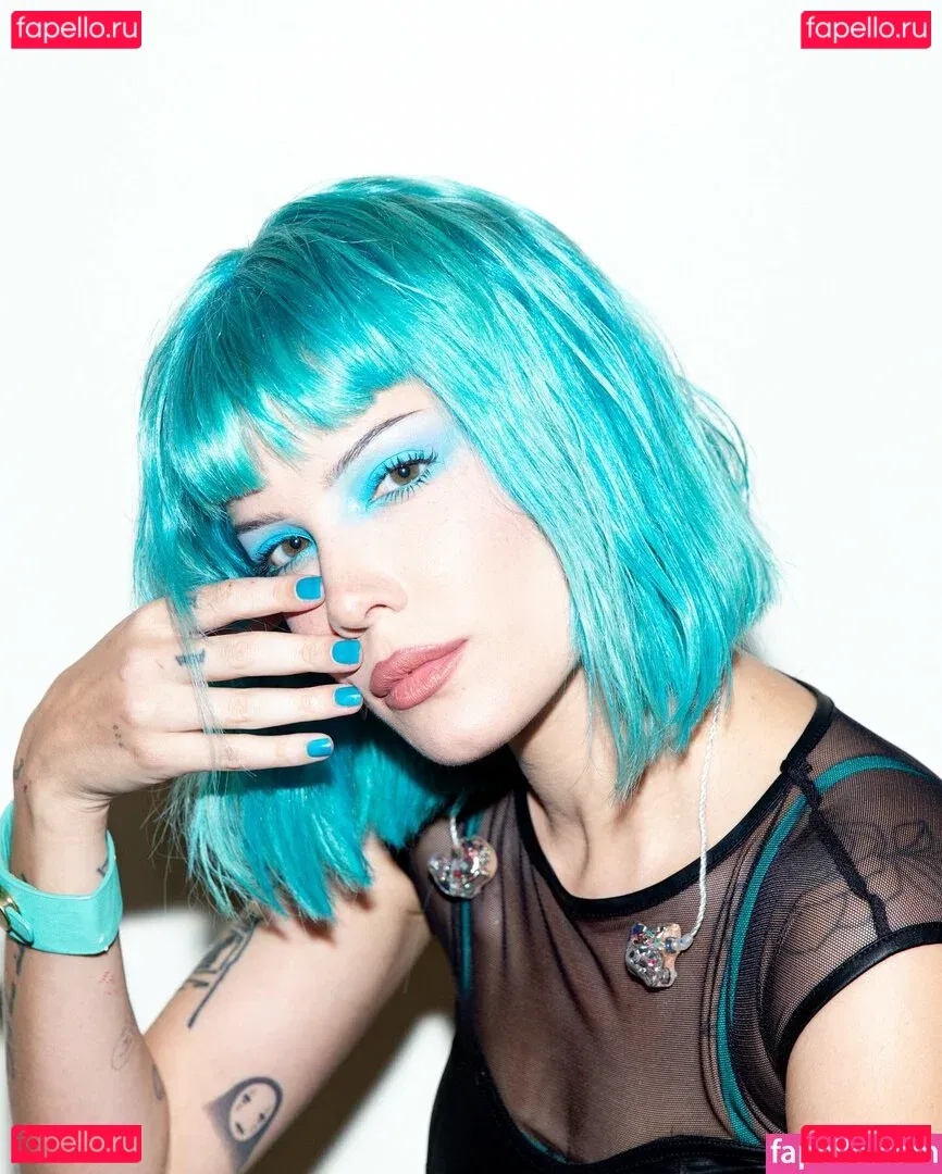 Halsey Onlyfans Photo Gallery 