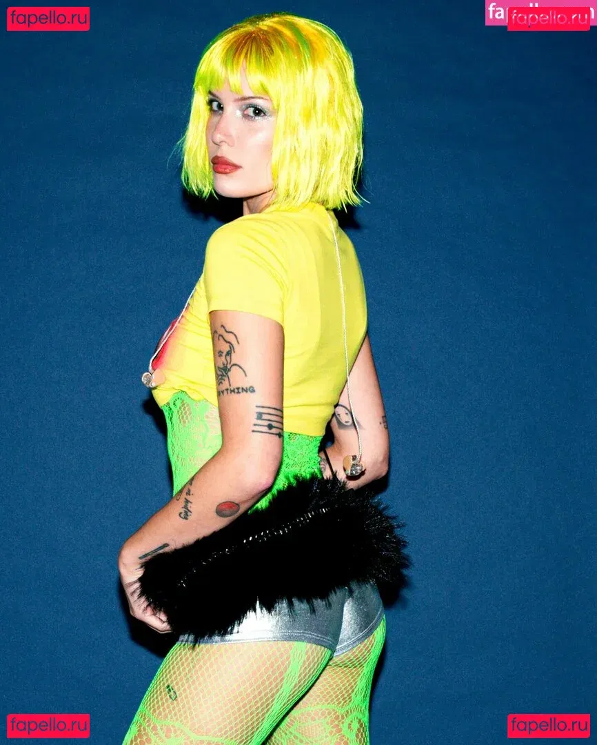 Halsey Onlyfans Photo Gallery 