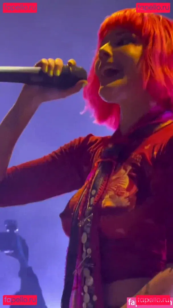 Halsey Onlyfans Photo Gallery 