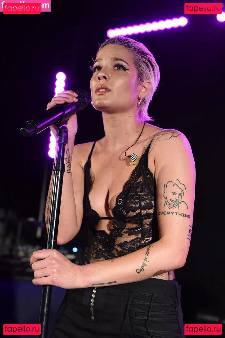 Halsey Onlyfans Photo Gallery 