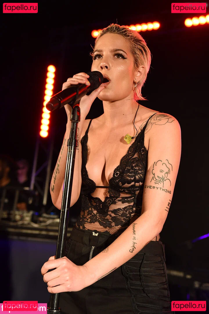 Halsey Onlyfans Photo Gallery 