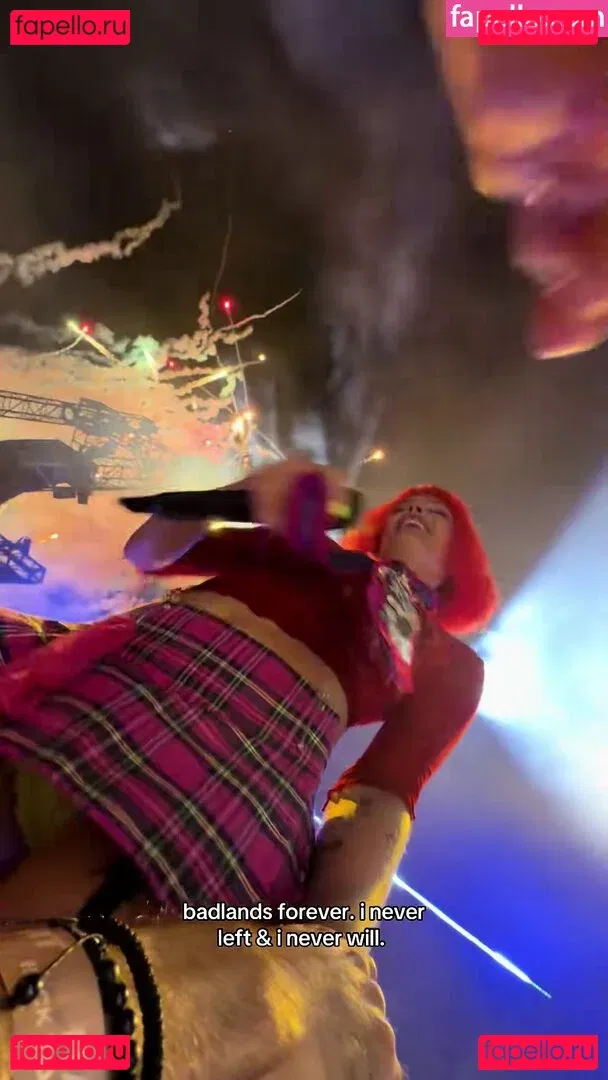 Halsey Onlyfans Photo Gallery 