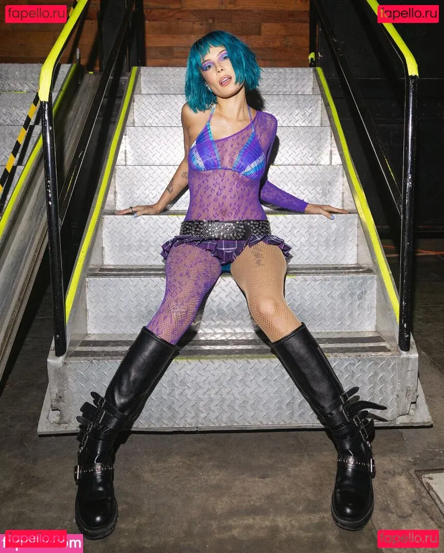 Halsey Onlyfans Photo Gallery 