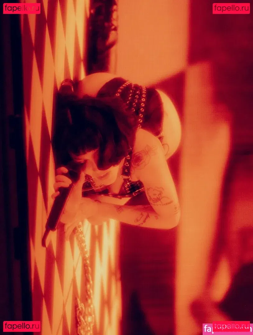 Halsey Onlyfans Photo Gallery 