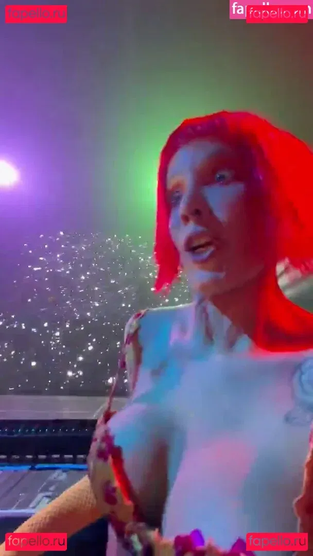 Halsey Onlyfans Photo Gallery 