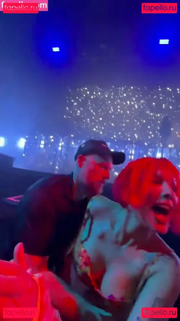 Halsey Onlyfans Photo Gallery 