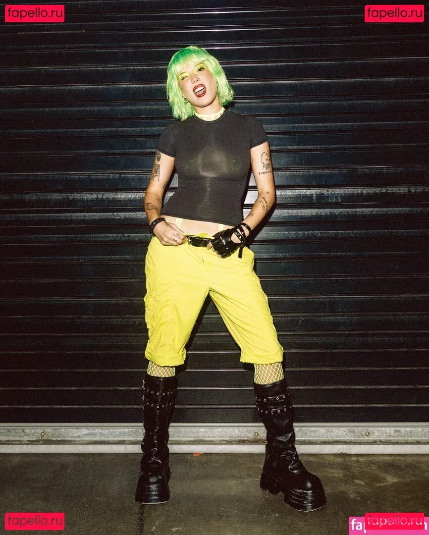 Halsey Onlyfans Photo Gallery 