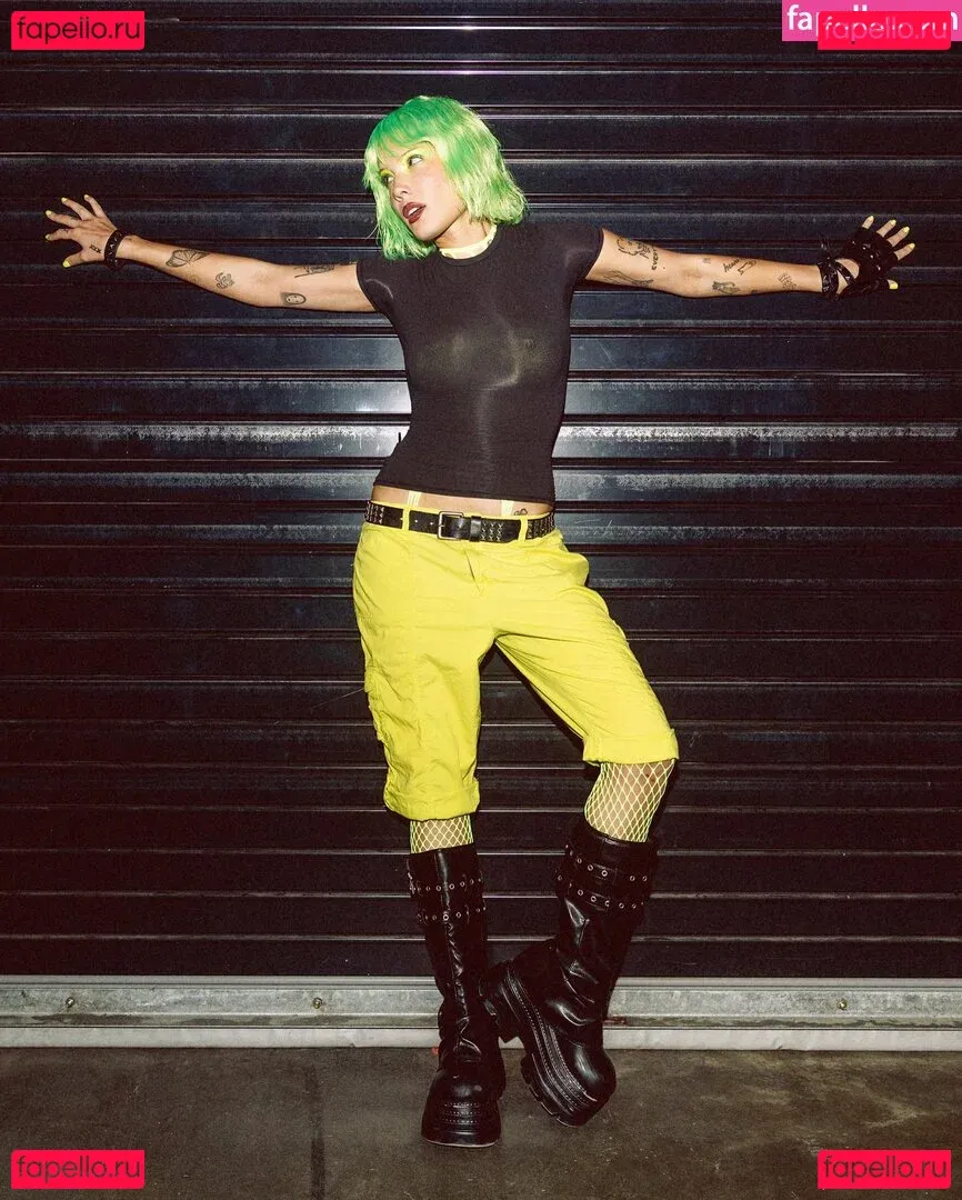 Halsey Onlyfans Photo Gallery 