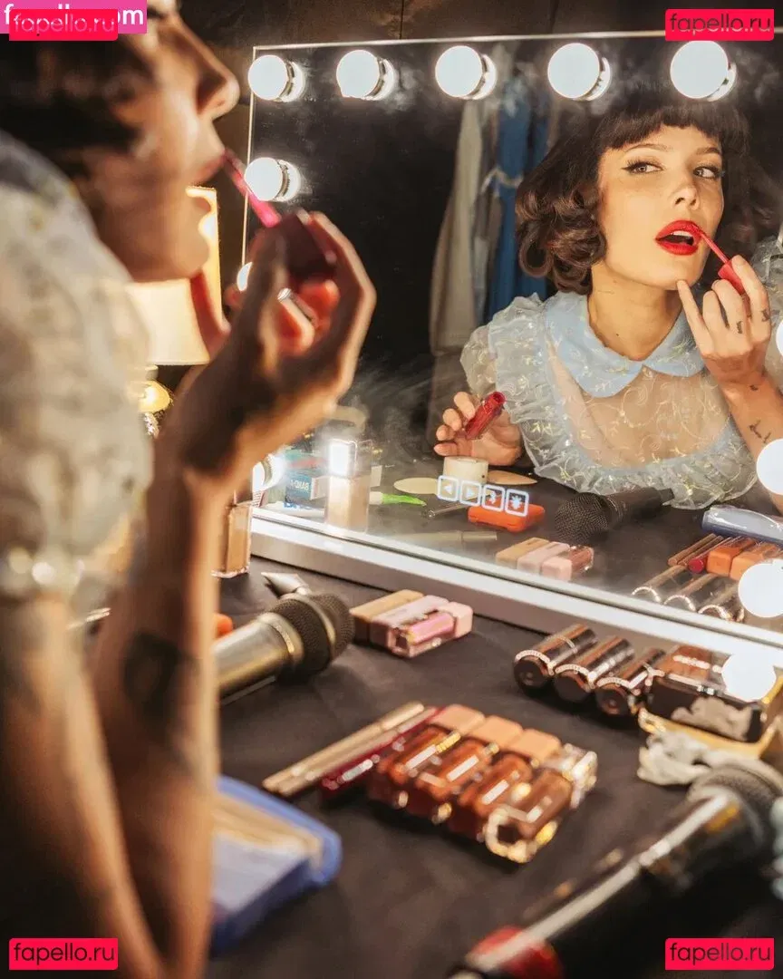 Halsey Onlyfans Photo Gallery 