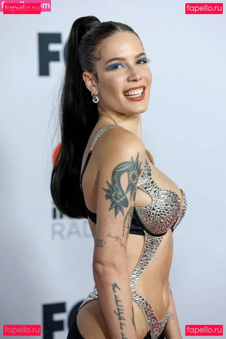 Halsey Onlyfans Photo Gallery 