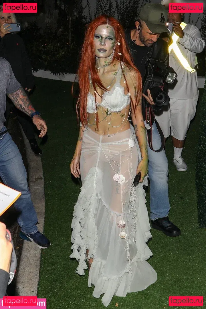 Halsey Onlyfans Photo Gallery 