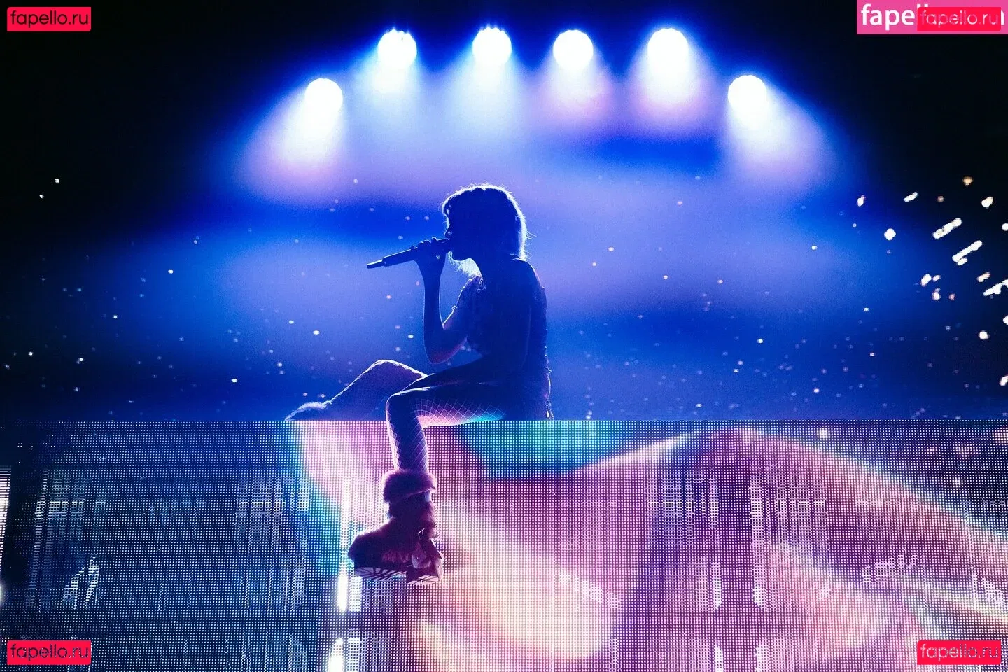 Halsey Onlyfans Photo Gallery 