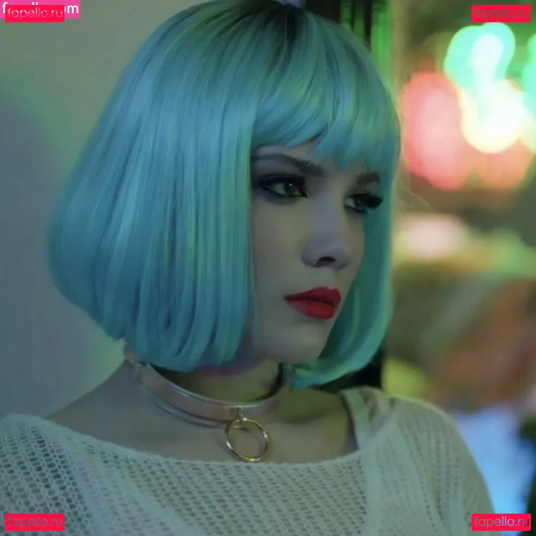 Halsey Onlyfans Photo Gallery 