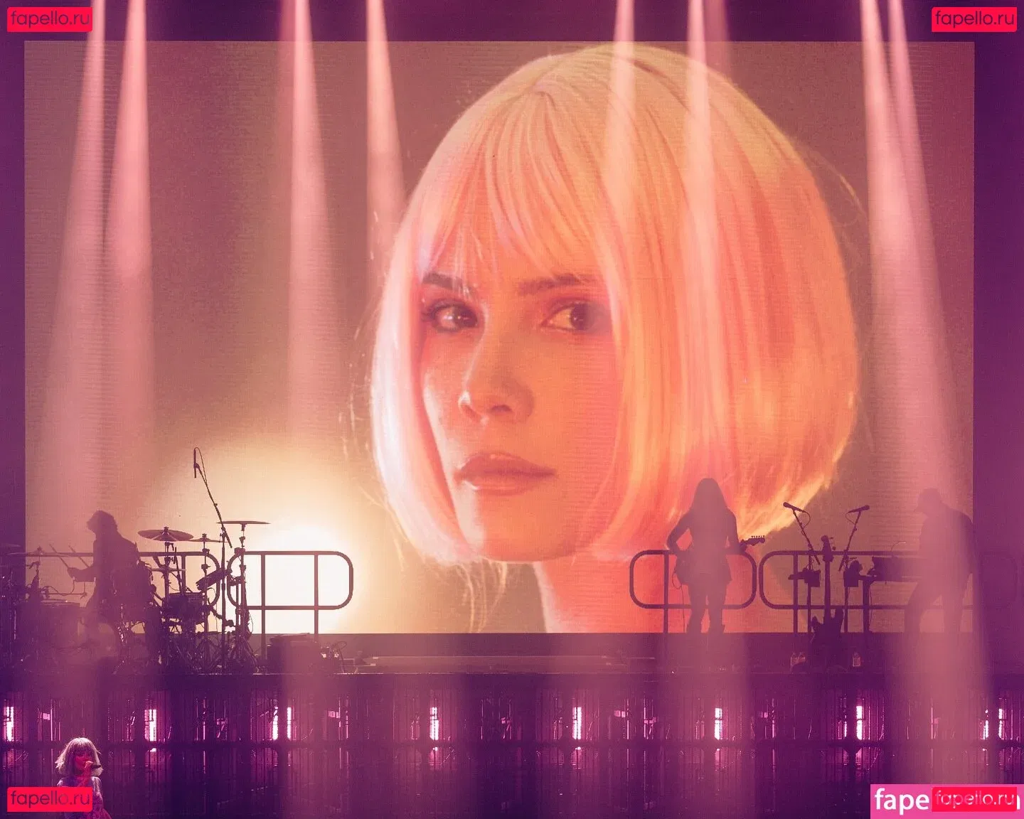 Halsey Onlyfans Photo Gallery 