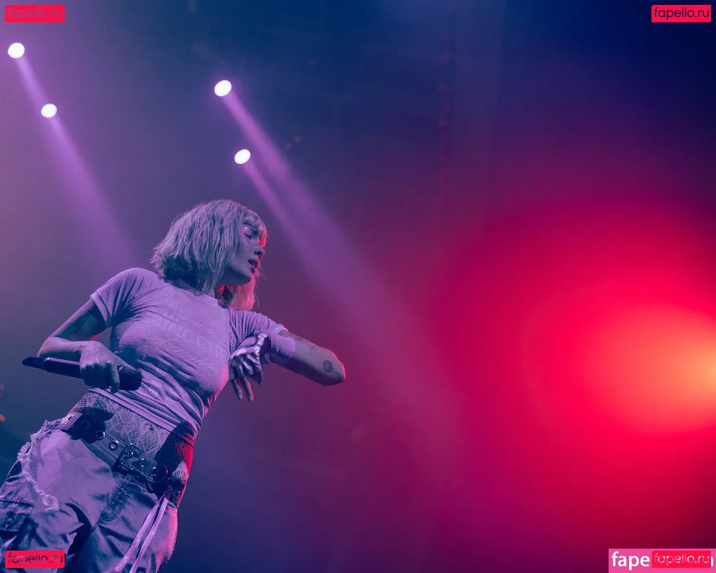 Halsey Onlyfans Photo Gallery 