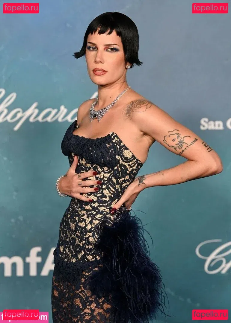 Halsey Onlyfans Photo Gallery 