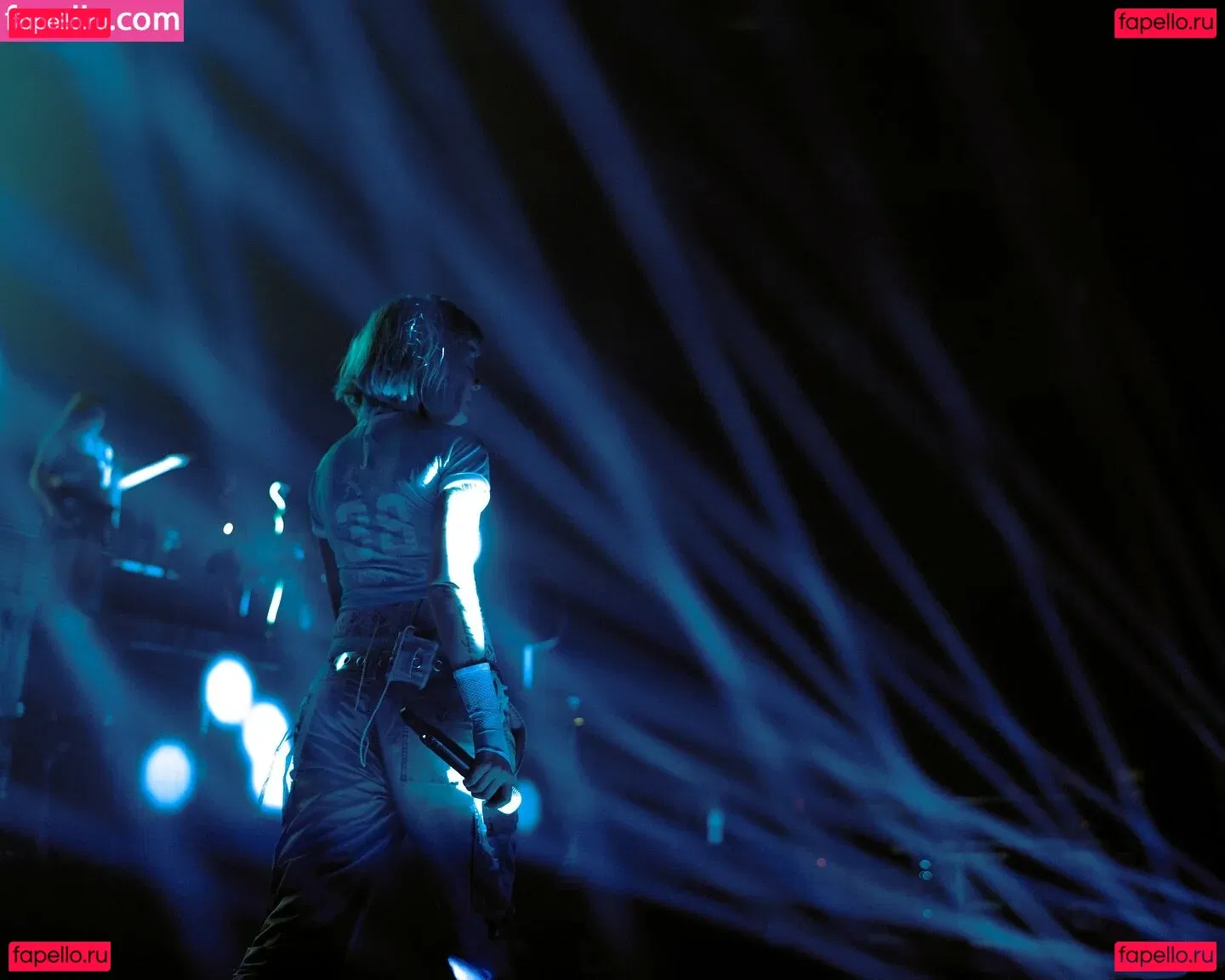 Halsey Onlyfans Photo Gallery 