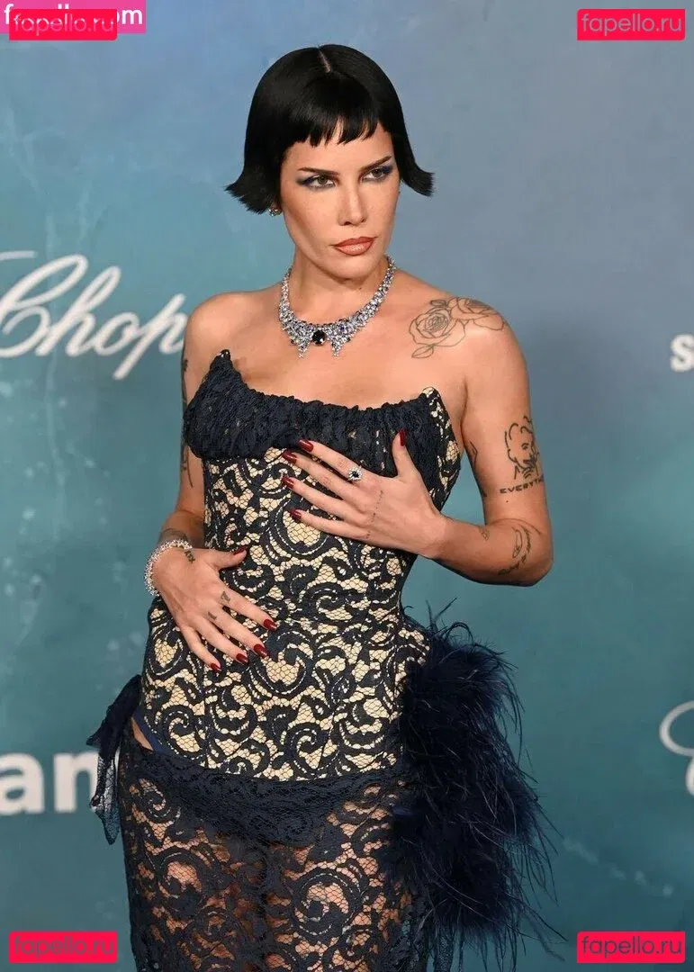 Halsey Onlyfans Photo Gallery 