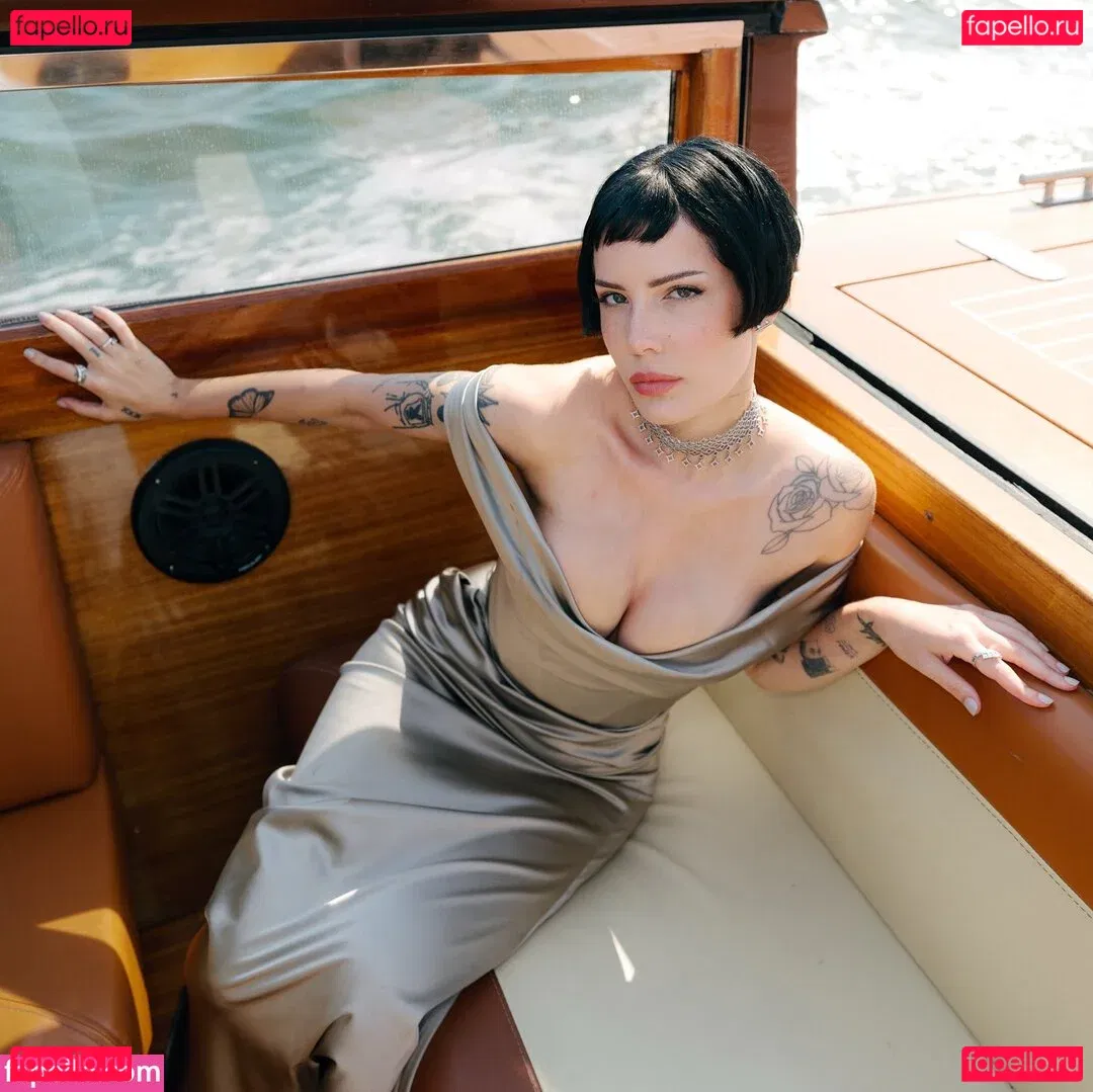 Halsey Onlyfans Photo Gallery 