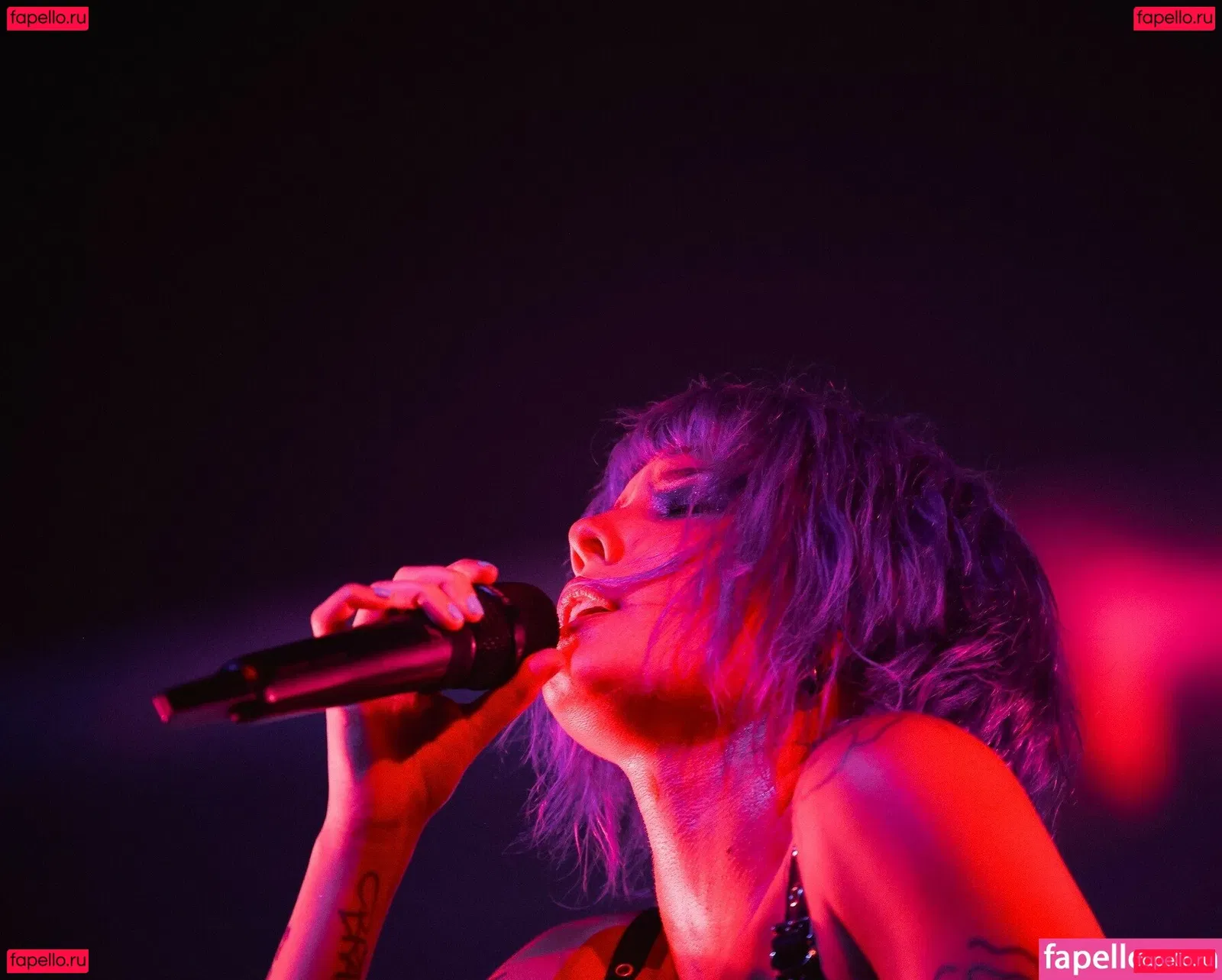 Halsey Onlyfans Photo Gallery 