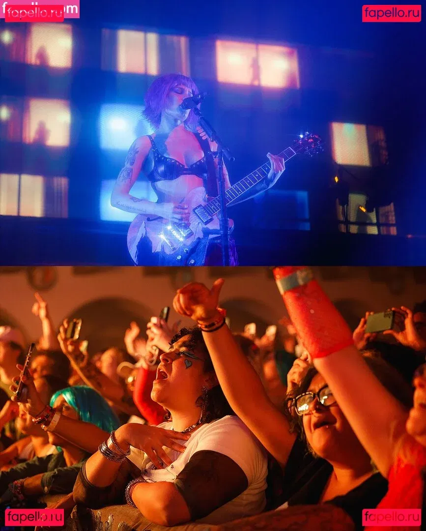 Halsey Onlyfans Photo Gallery 