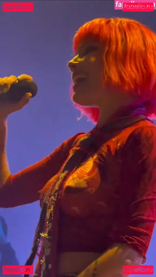 Halsey Onlyfans Photo Gallery 