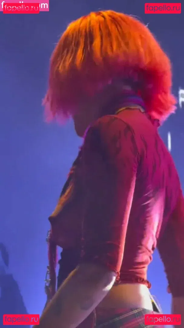 Halsey Onlyfans Photo Gallery 