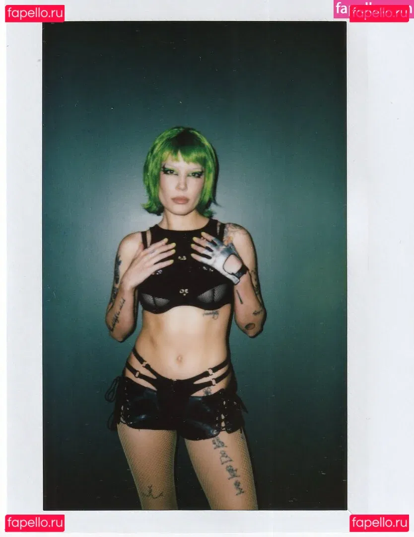 Halsey Onlyfans Photo Gallery 