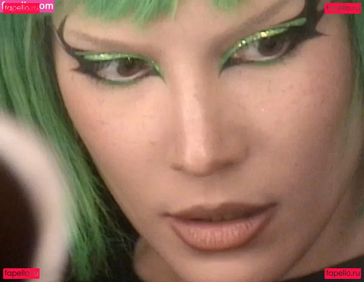 Halsey Onlyfans Photo Gallery 