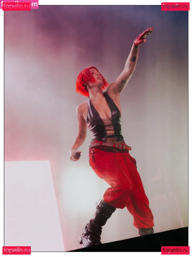 Halsey Onlyfans Photo Gallery 