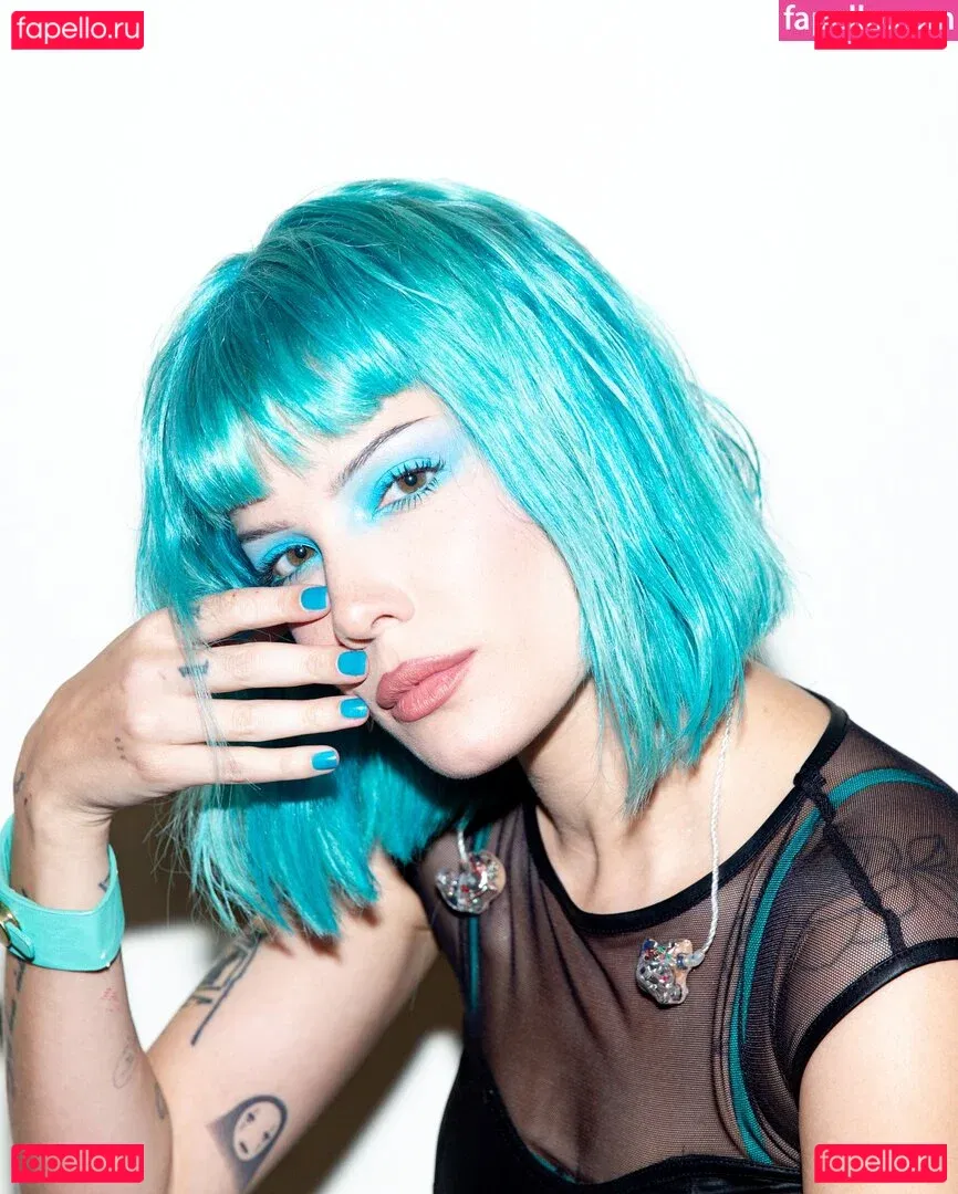 Halsey Onlyfans Photo Gallery 