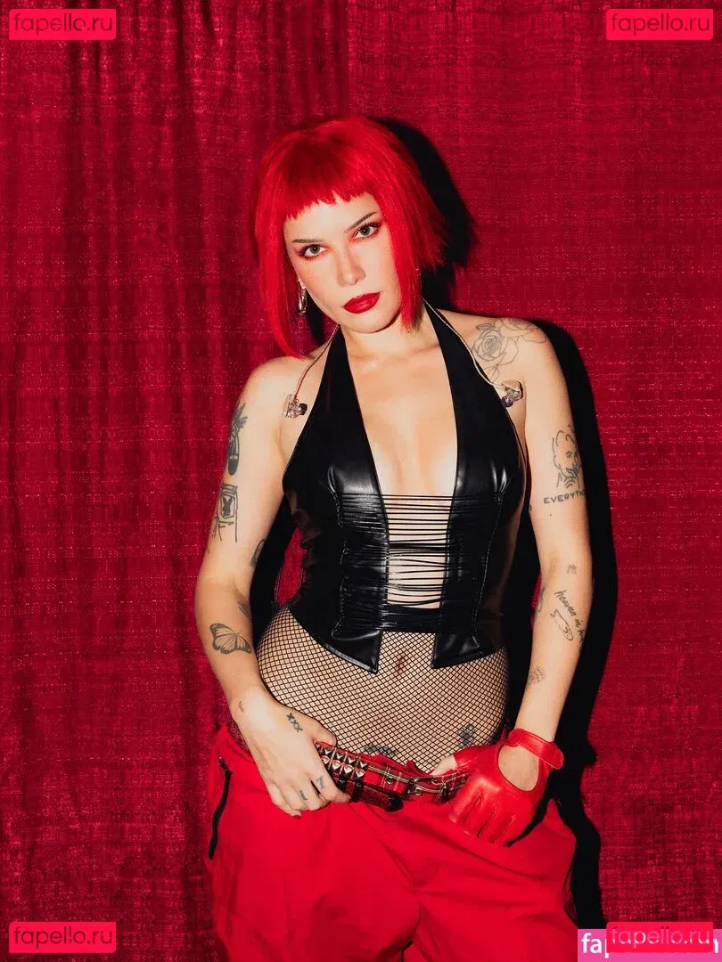 Halsey Onlyfans Photo Gallery 
