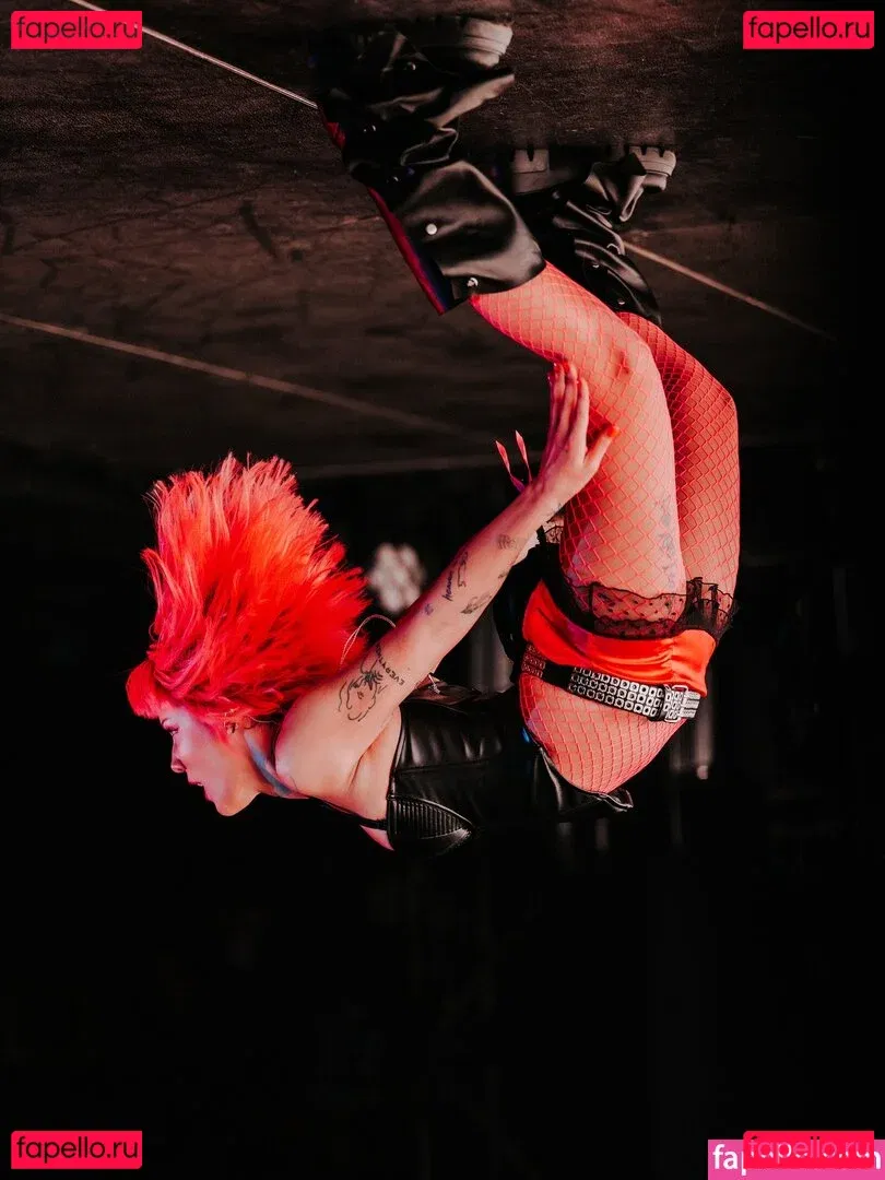 Halsey Onlyfans Photo Gallery 