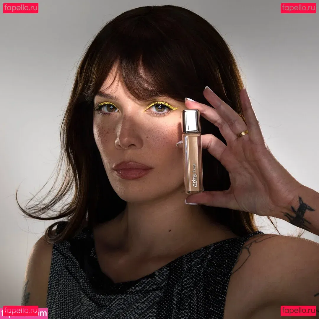 Halsey Onlyfans Photo Gallery 