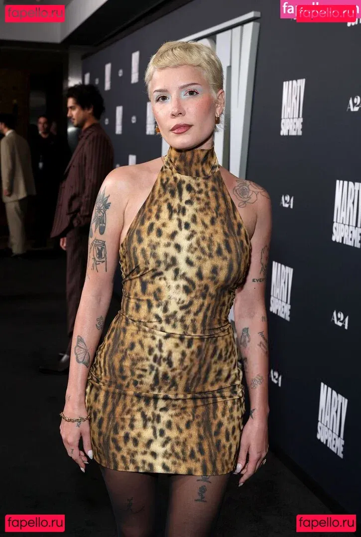 Halsey Onlyfans Photo Gallery 