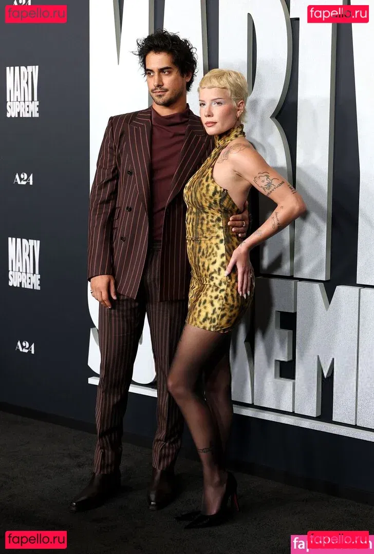 Halsey Onlyfans Photo Gallery 