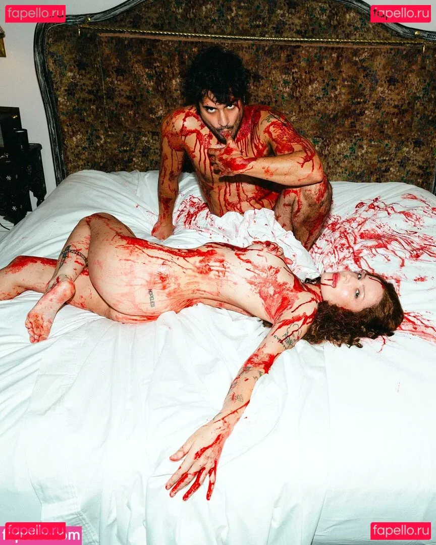 Halsey Onlyfans Photo Gallery 