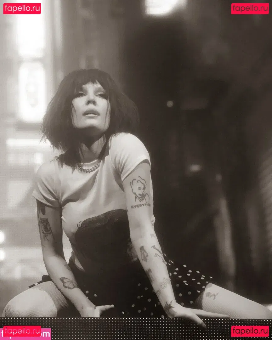 Halsey Onlyfans Photo Gallery 