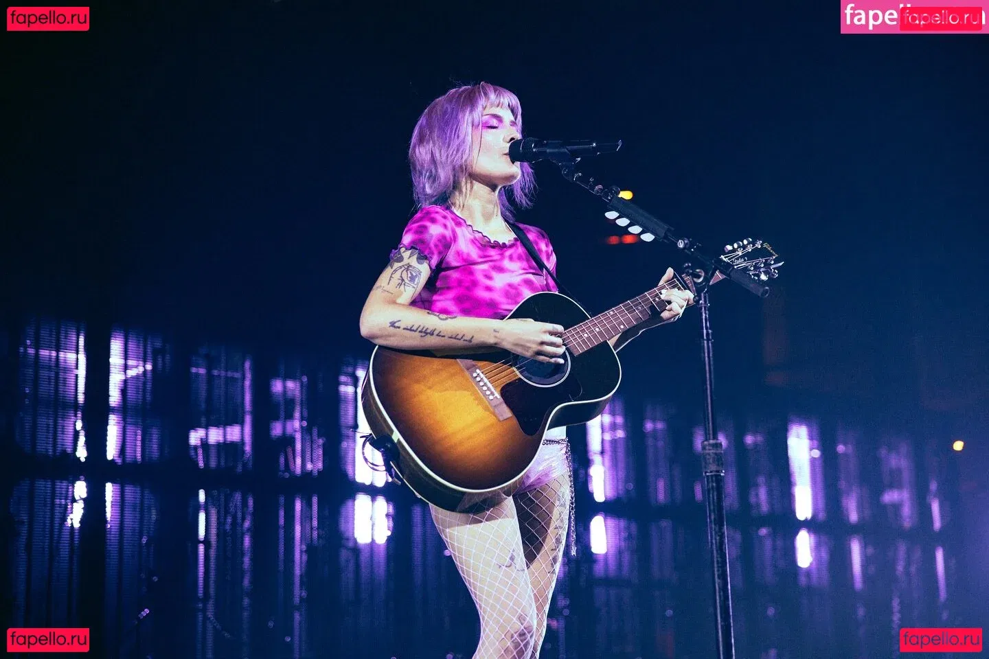 Halsey Onlyfans Photo Gallery 