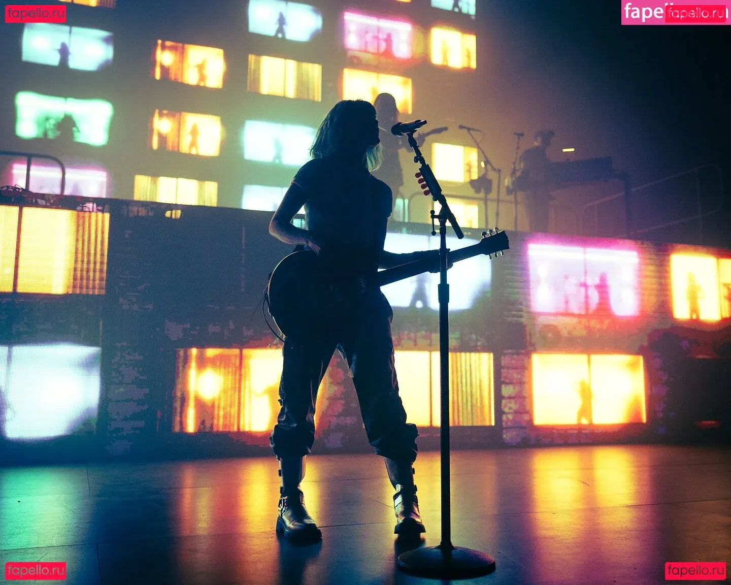 Halsey Onlyfans Photo Gallery 