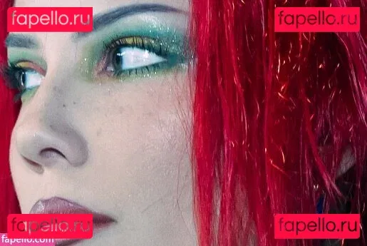 Halsey Onlyfans Photo Gallery 