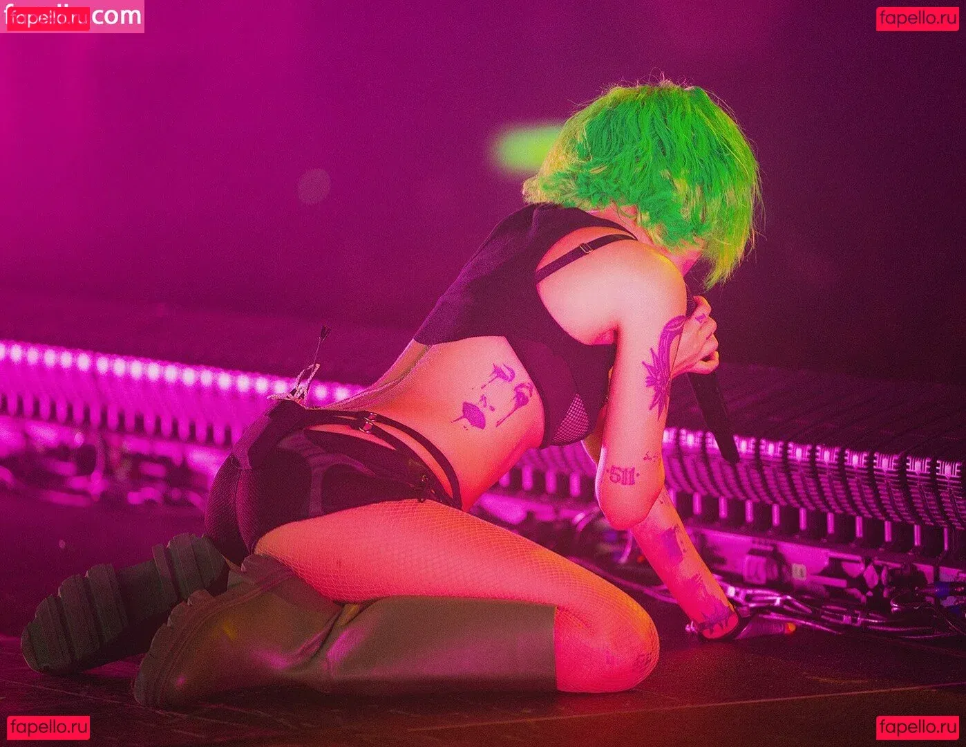 Halsey Onlyfans Photo Gallery 